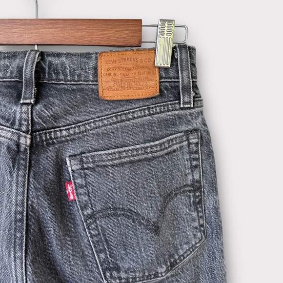 Levis Premium Wedgie Jean, size 25 - Picture 4 of 8